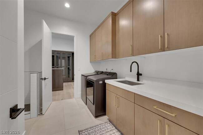 Building Photo - 4803 Verde Bloom St