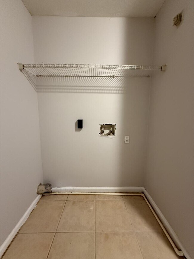 Building Photo - 0 bedroom in Jacksonville FL 32208