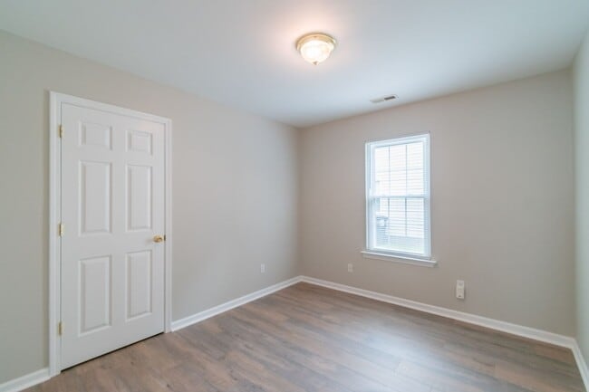 Building Photo - Lovely home in Monroe!