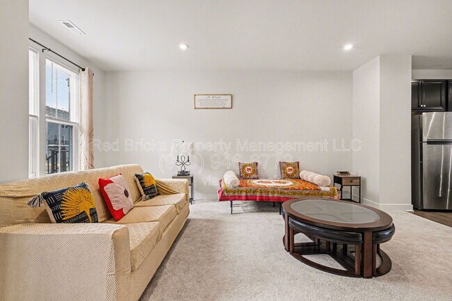 Building Photo - 9306 Mallard Mls Dr