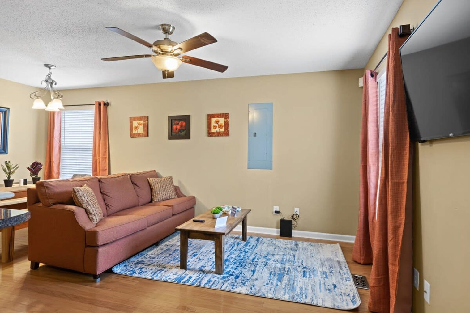 Building Photo - 222 Elmwood Dr