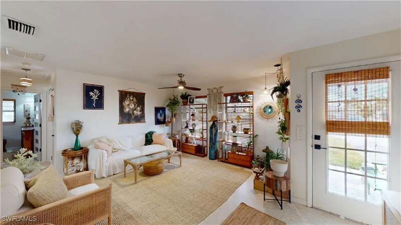 Building Photo - 5216 Versailles Ct