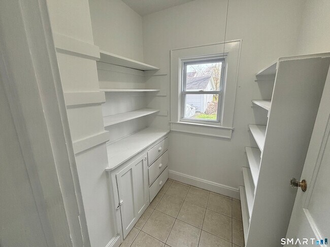 Building Photo - 10 Glendenning St