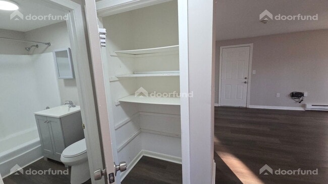 Building Photo - 208 Columbus St