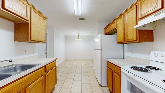 Building Photo - 316 Cedar Ridge Dr