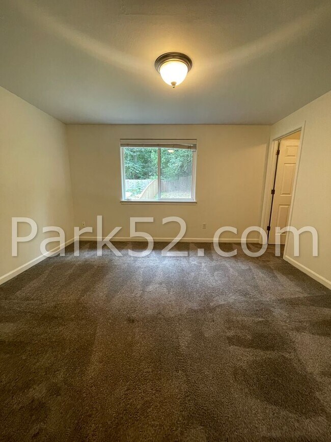 Building Photo - 3 bedroom Townhome in Gig Harbor