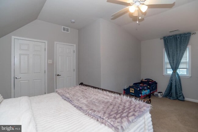 Building Photo - 70 Huckleberry Ln