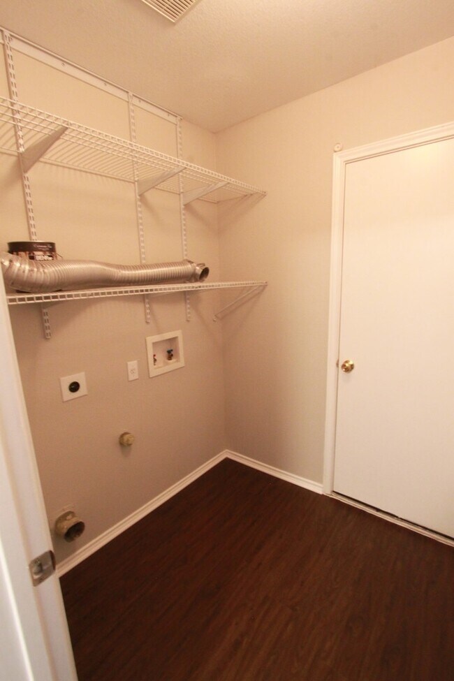 Building Photo - Hutto 3BR Gem ~ Open Layout, Large Yard & Prime Location