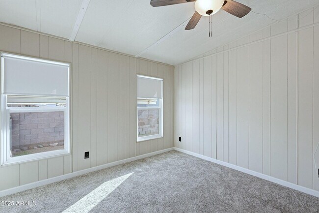 Building Photo - 17048 N 66th Terrace
