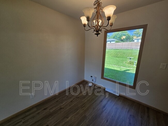 Building Photo - 2514 Saratoga Dr