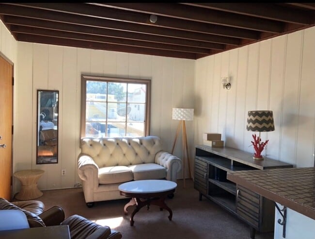 Building Photo - Silver Strand Beach - One bedroom, one bath upstairs bungalow