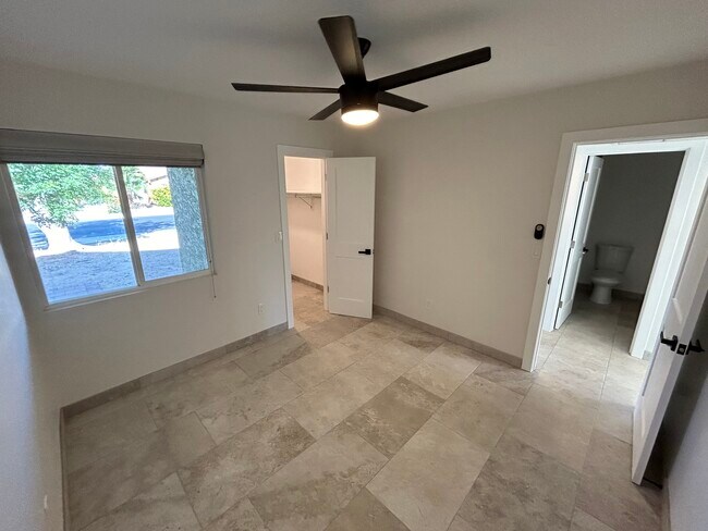Room 1 - 2343 S Westwood