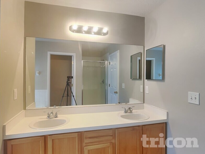 Building Photo - 11903 Butler Woods Cir