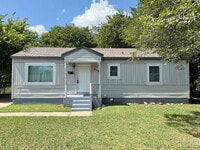 Building Photo - 2 Bed, 1 Bath Home