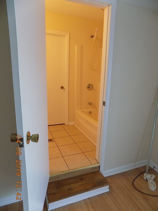 Building Photo - Welcome home to Hi Acres Neighborhood!          20260504