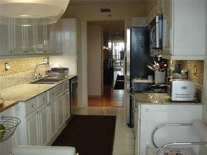 Building Photo - 3600 Yacht Club Dr