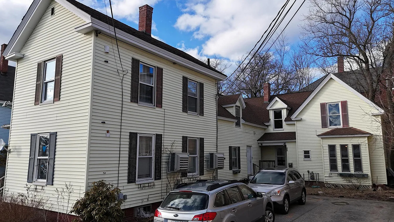Building Photo - 122 Holland St