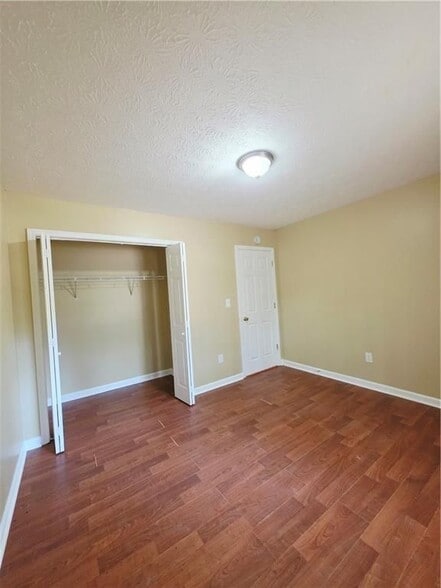Building Photo - 186 S Red Oak Way