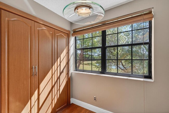 Building Photo - 301 SW 158th Terrace