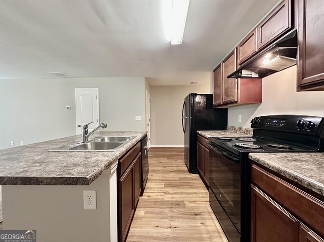 Building Photo - 308 Reedell Way