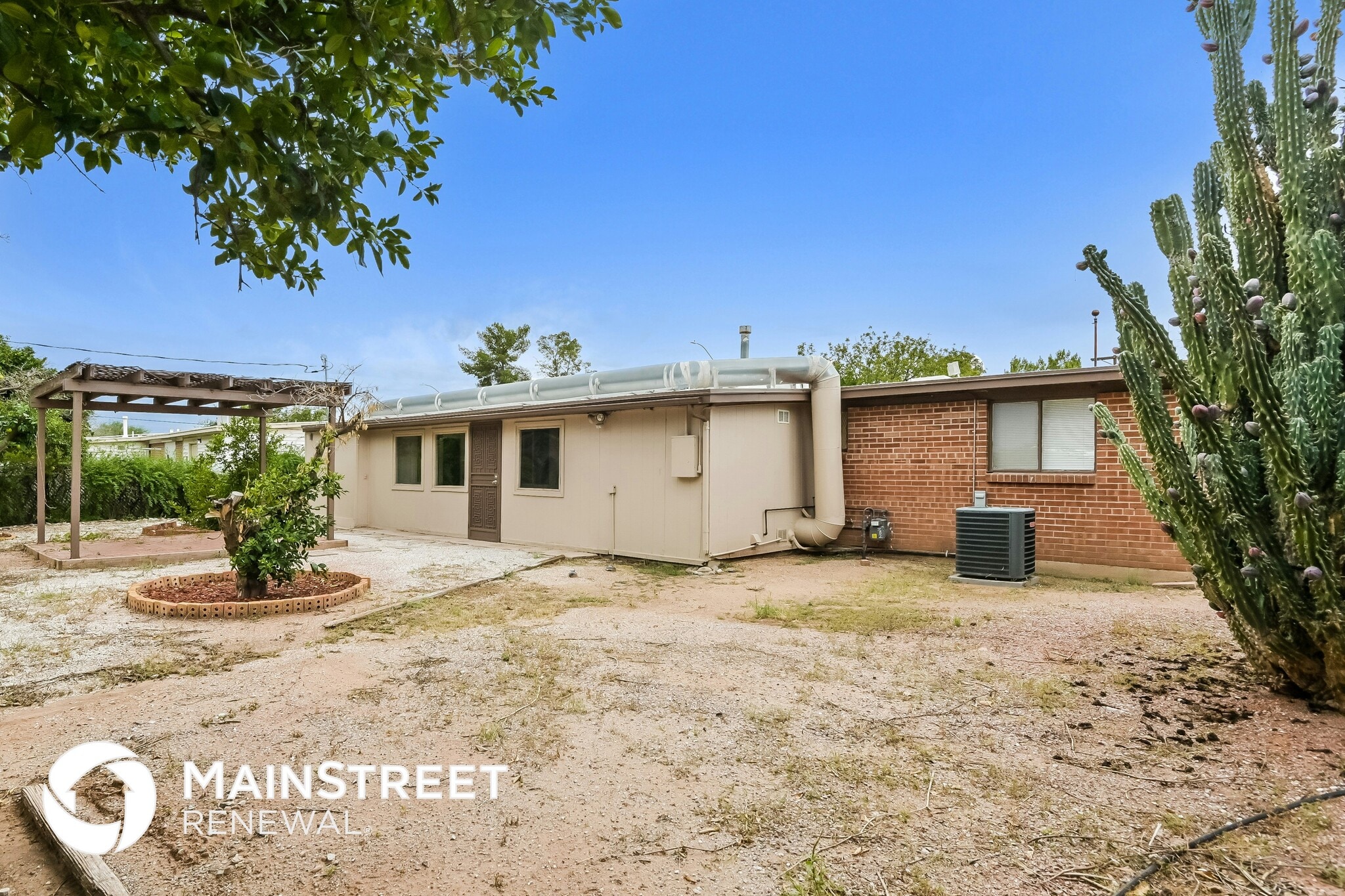 Building Photo - 1641 S Cloverland Ave