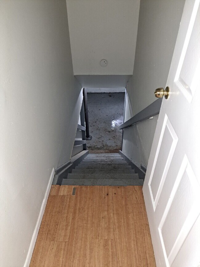 Building Photo - "3-Bedroom Home in Saint Louis with 922 Sq...