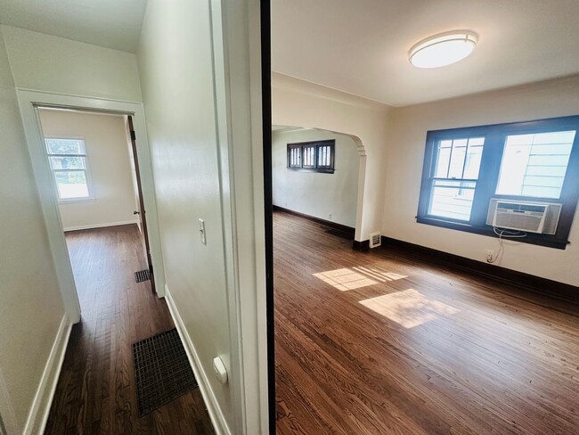 Building Photo - Stylish 3-Bedroom Home in Northeast Minnea...