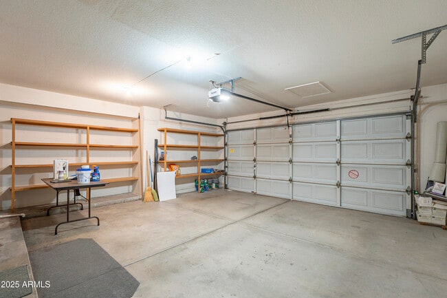 Building Photo - 2340 W Myrtle Dr