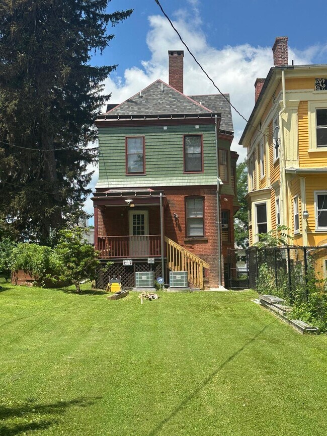 Building Photo - 48 S Hamilton St