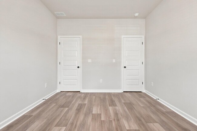 Building Photo - 605 Southwind Way