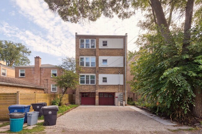 Building Photo - 1631 Monroe St
