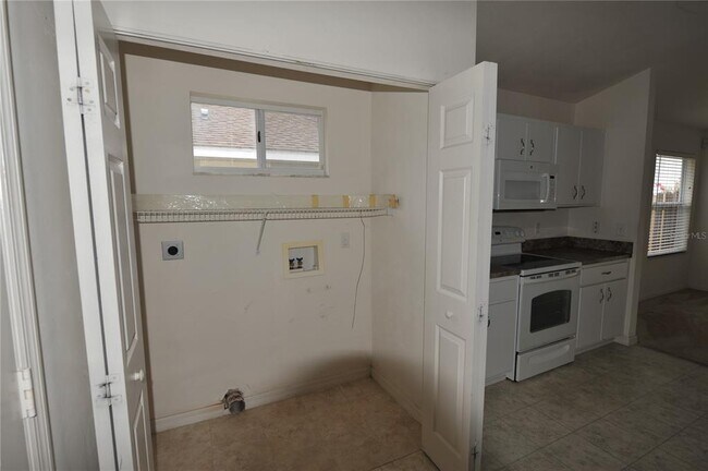 Building Photo - 4930 NW 20th Dr