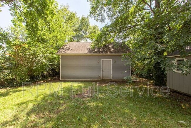 Building Photo - 335A Edith Ave