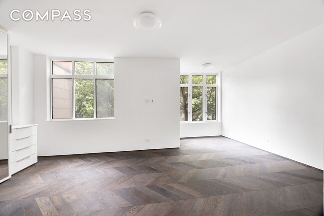 Building Photo - 340 Albany St