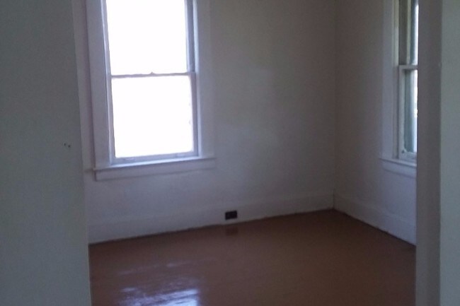 Bedroom (2) - 4064 E 57th St