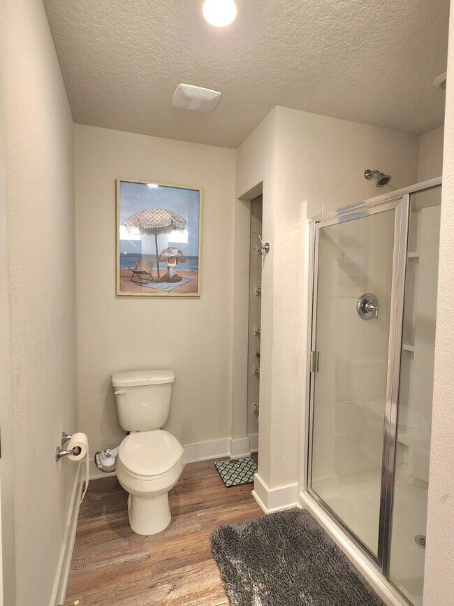 Building Photo - Discover this Stunning 3/2.5 Townhome w/ Pool and Dog Park!