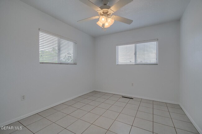 Building Photo - 9632 Gairloch Dr