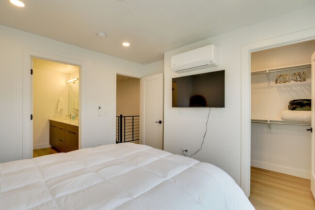 Building Photo - 4164 S Sugaree Ln