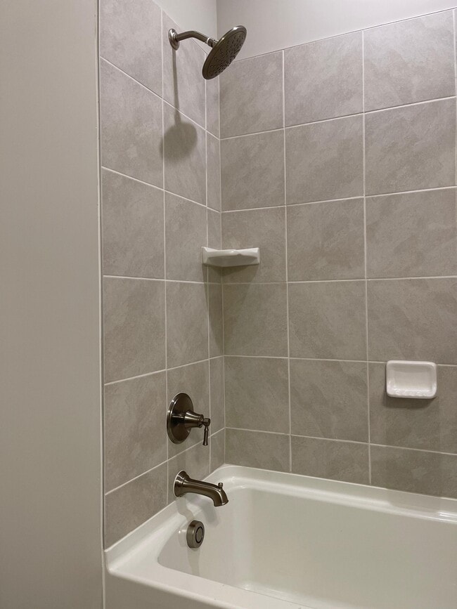 Building Photo - 2195 Fox Chapel Pl