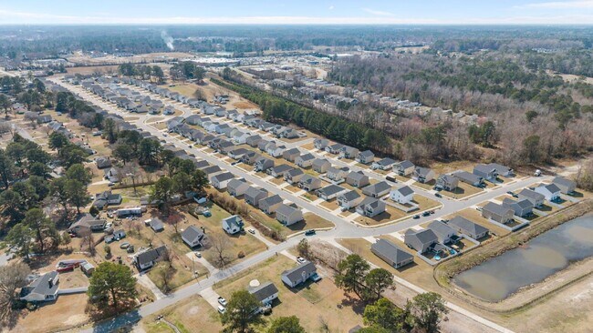 Building Photo - 4500 Sandstone Dr