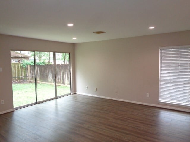 Building Photo - 102 Marabou Pl