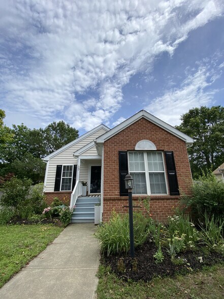 Building Photo - 3 Forest Creek Dr