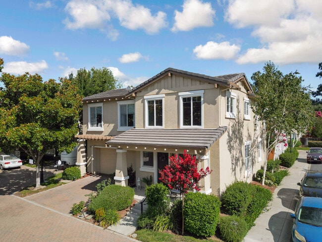 Primary Photo - 5884 Cedarwood Cmn