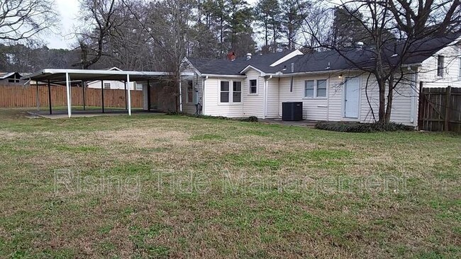 Building Photo - 656 Calahan Rd