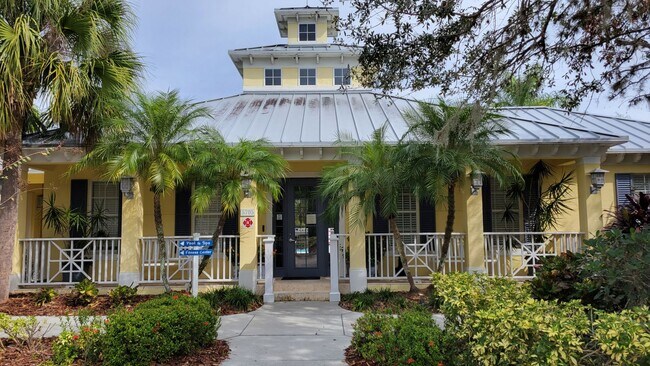 Building Photo - Annual UNfurnished 2/2 ground floor condo in water front boating community