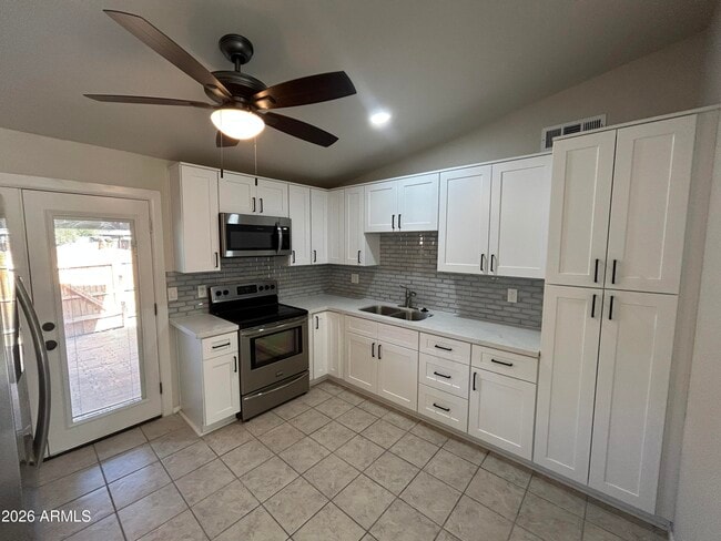 Building Photo - 6711 W Osborn Rd