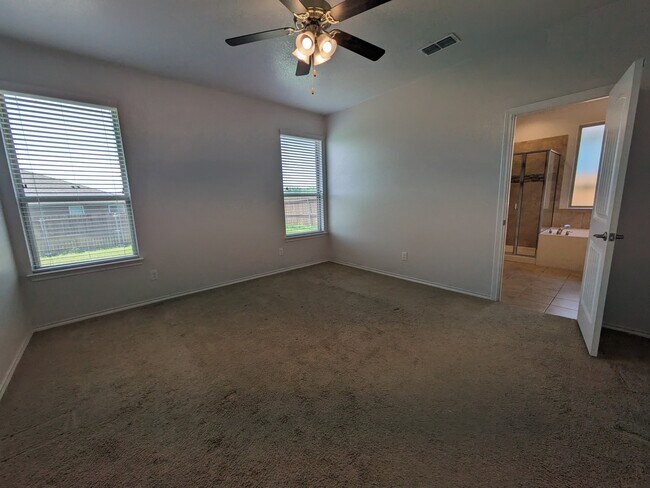 Building Photo - 1108 Bowlus Dr