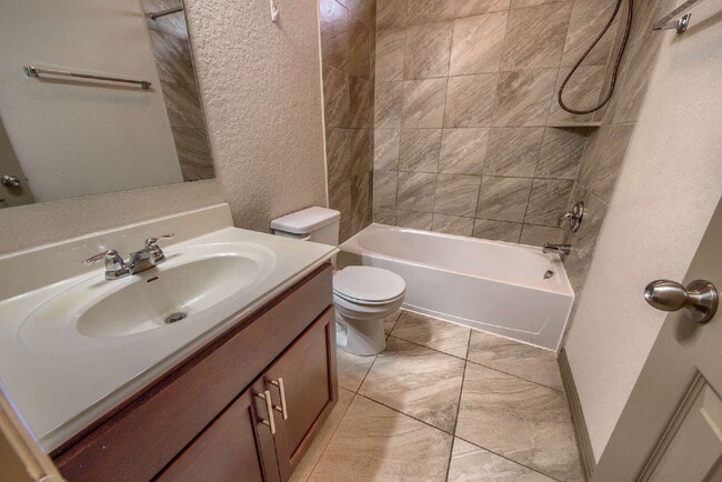 Building Photo - ****Go Big, Then Come Home to Comfort and Style!****