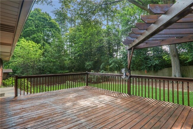 Building Photo - 3659 Admiral Dr