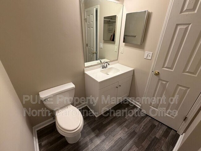 Building Photo - 3385 Hunting Wood Ct